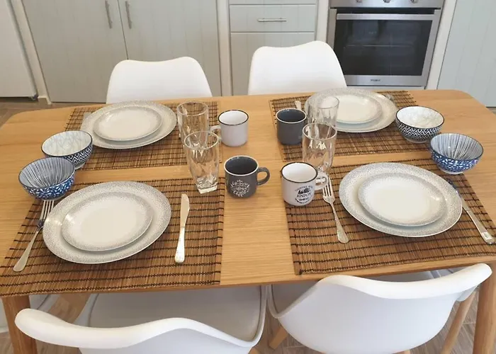 παραδοσιακό σπίτι εντός της χώρας της ίου Semesterbostad *