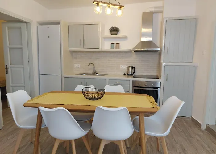 παραδοσιακό σπίτι εντός της χώρας της ίου