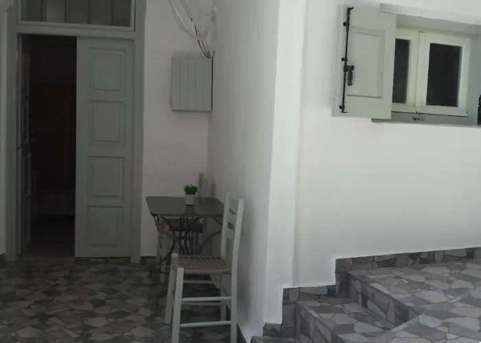 παραδοσιακό σπίτι εντός της χώρας της ίου Semesterbostad *