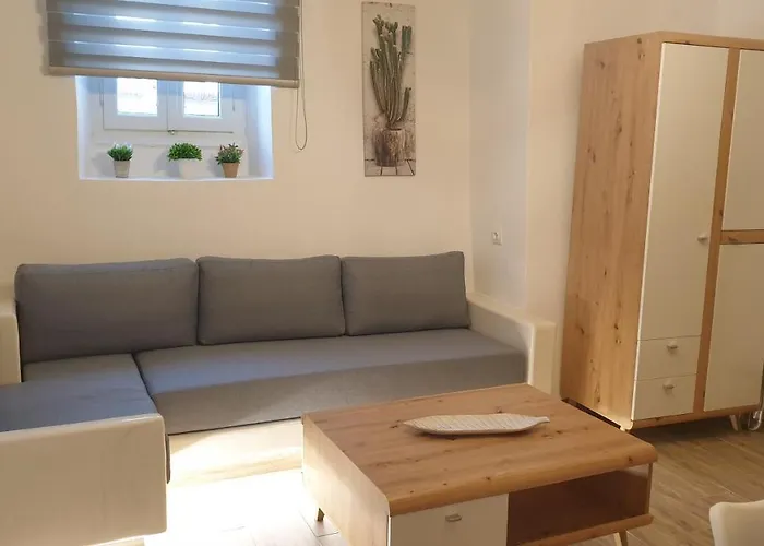 παραδοσιακό σπίτι εντός της χώρας της ίου Semesterbostad *